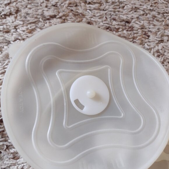 Lot of 4 Uni-Lid food storage flexible lids - Picture 2 of 3